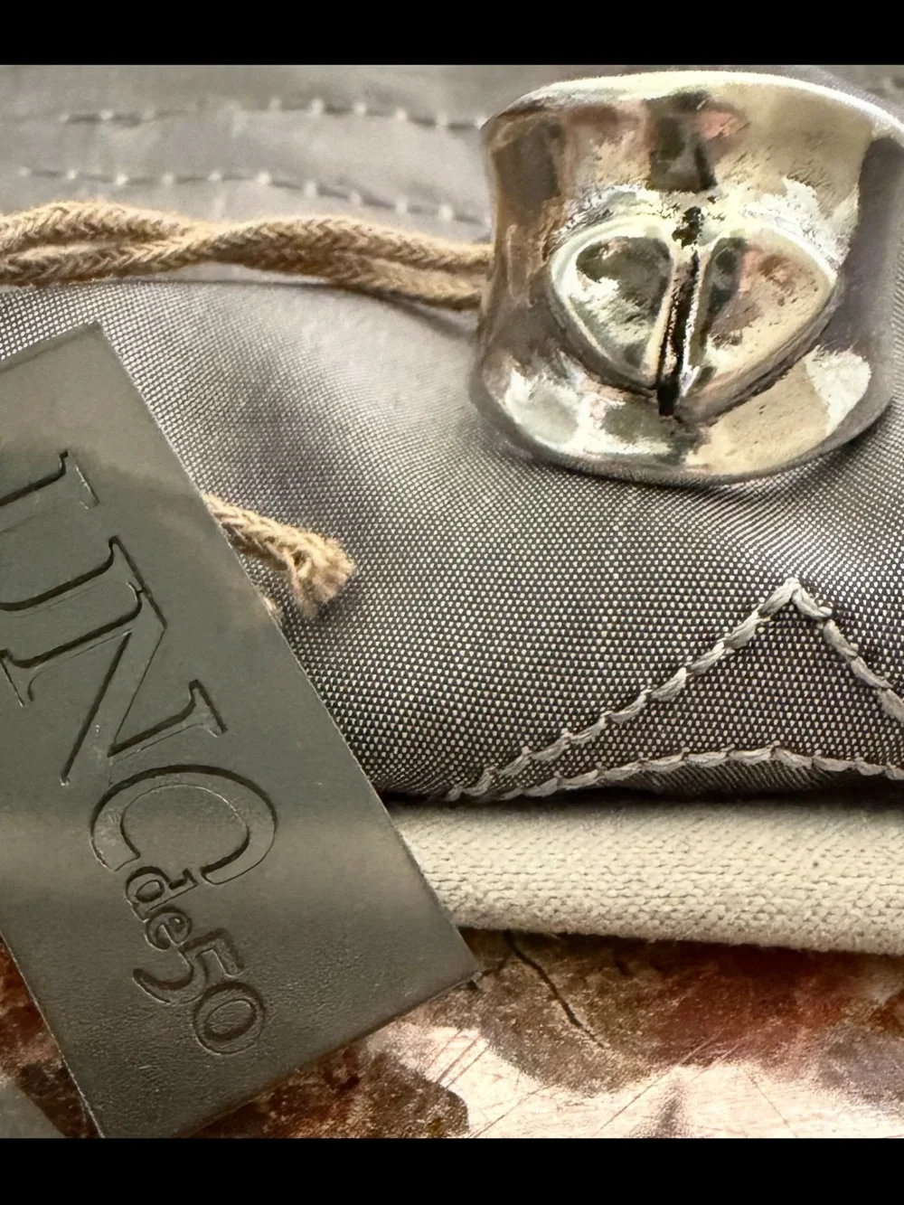 NEW UNO de 50 Silver Heart Shield Statement Ring - Silver